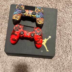 Custom DualShock 4 Wireless Controllers - Graffiti and Red Camo